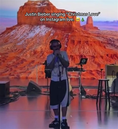 Justin Bieber's Heartfelt Christmas Love Performance