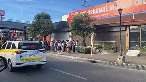 WATCH: EMPLEYADO SANG CALLBOX SA DIVERSION ROAD, NAGGULUWA SANG NAKABATYAG SANG LINOG SUBONG NGA AGA BY: ARI TRAINEE ROBERT NIETES | OCTOBER 15, 2025 #AksyonRadyoIloilo | Aksyon Radyo Iloilo 720