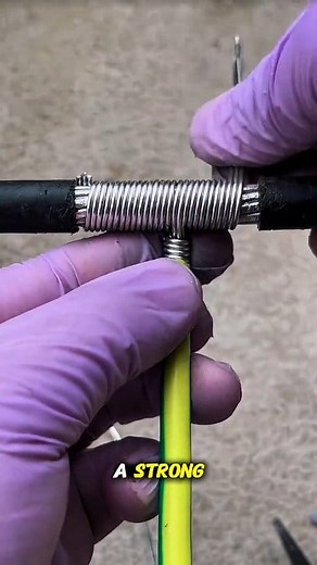 104K views · 139 reactions | Strong wire splicing for a tight connection. #diycraft #ideas #lifehack # | Mn04 | Facebook