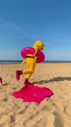 Hilarious Beach Pranks Unleashed! 😂🏖️