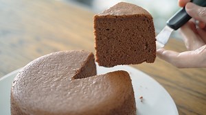 Bake a Fluffy Chocolate Cotton Cheesecake at Home