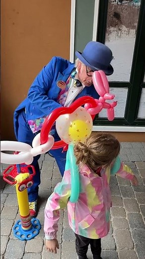 Balloon Artist in Mont Tremblant, Canada (Part 6)
