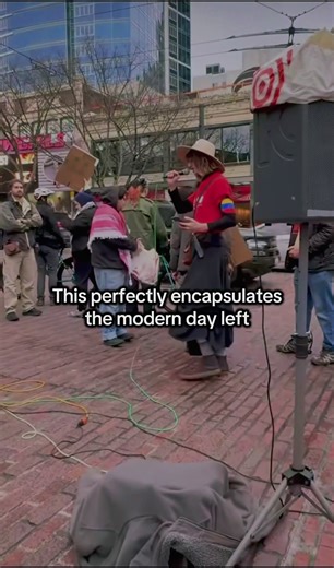 Leftists are now protesting outside the jail in NYC demanding Maduro be released #maduro #venezuela #protest #NYC