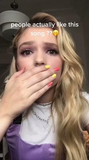 like why is she mad at disney tho ...