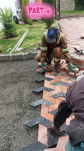 PART 4 LAYING COLORED PAVING BLOCKS. #diy #pavingblock #construction #constructiontiktok #kenyaconstruction