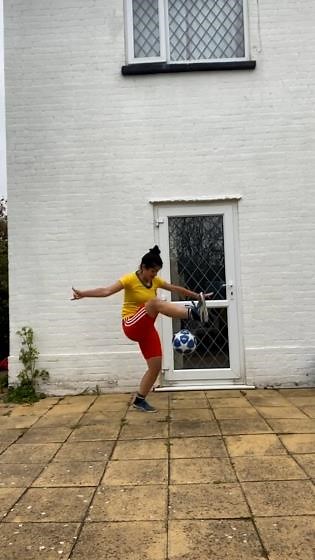 Modern Freestyle Ball Juggling – Soccer