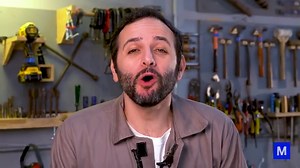 134K views · 7K reactions | Fizemos a BOLA PERFEITA de calça JEANS! Para isso, usamos a técnica micarta, em que é intercalado um pedaço de tecido com uma camada de epóxi, formando um compósito. Confira no vídeo! #ManualdoMundo #BolaPerfeita #Ciência | Manual do Mundo | Facebook