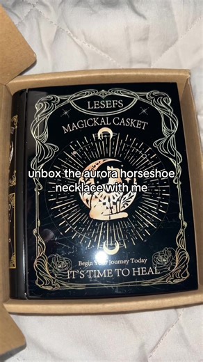 good luck/ healing crystal necklace 🤍 #horseshoe #necklace #jewelry #crystal #humanxtypewriter