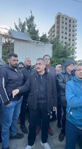 إن كانت شائعة ما - و هي ليست شائعة - كان يمكن أن تحرك عشرات الآلاف، و لكن أوقفناها، فكيف إن كانت حقيقة - و هنا لن نسيء الظن - توقعوا في هذه الحالة مئات الآلاف في الشوارع.... هذه هي البداية فقط، بقية الرسالة اسمعوها في هذا الفيديو.... | Basell Alkhateb