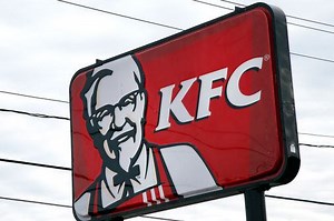 KFC’s ‘Double Down Dog’ takes a bite out of the Internet - The Boston Globe