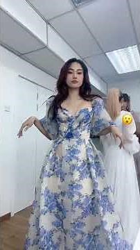 This random girl in the dressing room passed the vibe check!!!