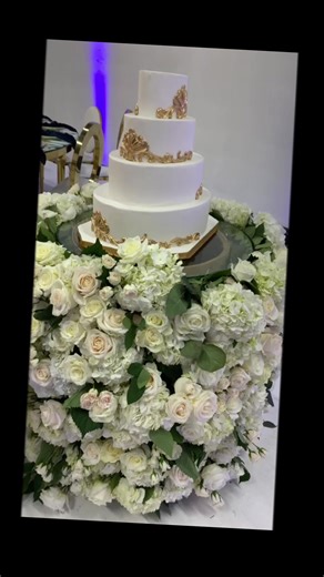 Because your cake deserves its own moment ✨ From the stand to the styling, every detail matters. #wedding #weddingday #weddingcake #bride #2026