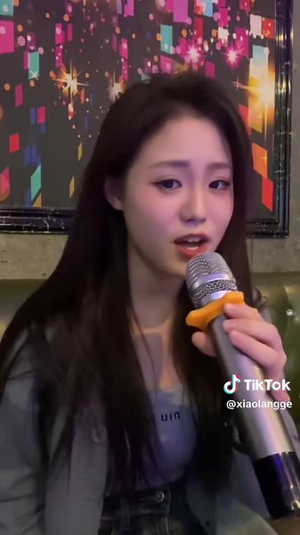 Business KTV in Shanghai, China, Singing with Beautiful Women