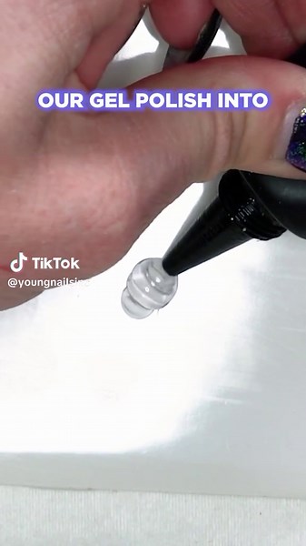 Creative Gel Nail Designs: Mixing Colors for Stunning Effects