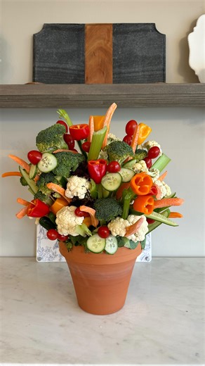 Christina Clericuzio on Instagram: "Let’s make a veggie flower pot!華凌勒 A fun and healthy appetizer to bring to a friends! And perfect for Spring time or Easter :) #appetizerideas #healthyappetizer #flowerpot #dinnerpartyideas #healthyeating #vegetables #easterdinner #springaesthetic #springstyle"