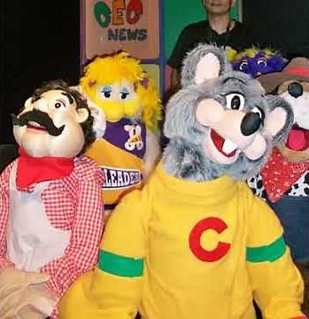 chuck e cheese puppets
