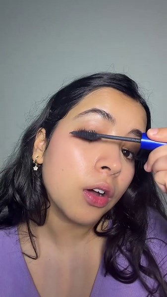 Forever52 concealer is so creamy and blendable, so easy to use in a hurry, blends effortlessly, gives coverage and looks super natural. #mishisa #mishisacosmetics #forever52 #concealer #creamyconcealer