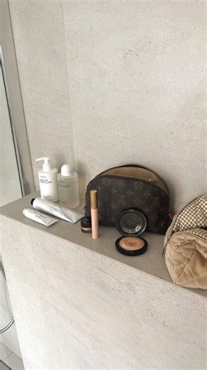 Fᴀᴛᴊᴏɴᴀ ♉︎ | Makeup Tutorial: Vacation Edition 🌴 ✨Adding a Pop of Orange for that Sun-Kissed Glow🧡 #Makeup #MakeupTutorial #VacationMakeup... | Instagram