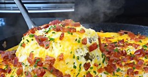 DIY Fully Loaded Hash Brown Casserole Recipe