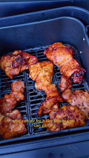 Lemongrass Chicken Noodle Bowls… now gluten free! 🍋🍗🍜 #AD Made with the brand new @LeeKumKeeAustralia Gluten Free Panda Brand Oyster Sauce 🐼🙌 now at Coles! This one’s a game-changer: Lee Kum Kee’s sauce is made with real oyster extract (no artificial oyster flavouring 👏), which makes it clean-label and perfect for anyone who’s health-conscious but still wants that deep, savoury umami hit. For this bowl, I used my go-to Vietnamese marinade. caramelised m, garlicky, lemongrassy and packed wi