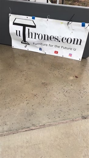 #uThrones are here at the #Norman #FarmersMarket!!! #alignment for #school, #work, #play is needed!!