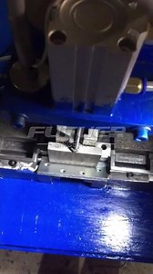 Hinge assembly machine