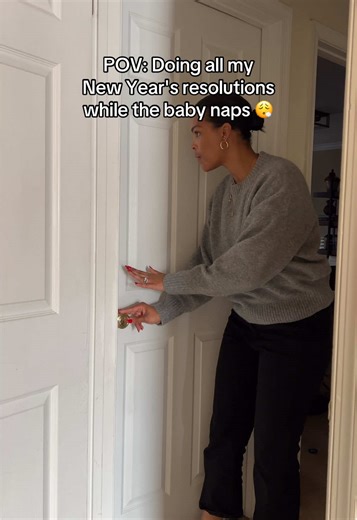 Multitasking is so 2025… Research suggests that when we ask our brains to jump from task to task, it actually makes us less productive. Consider this your sign to ✨slow it down✨ and focus on one new habit at a time this year 😅 #momlife #momsoftiktok #momhumor #newyearsresolution References: Forget big change, start with a tiny habit: BJ Fogg at TEDxFremont. (n.d.). Retrieved from YouTube MacLellan, L. (2020, January 15). A Stanford University behavior scientist's elegant three-step method for c