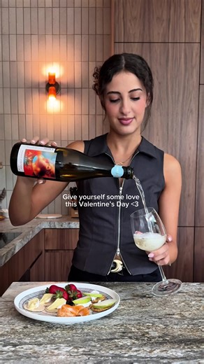 Self-love is the best gift 🌹💝🍷 #valentinesday #selfcare #selflove #nonalcoholicdrinks #galentines