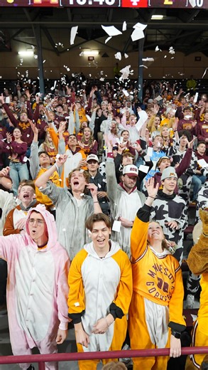 1.7K reactions · 13 shares | Barnyard HYPED tonight! 〽️ | Minnesota Gophers | Facebook