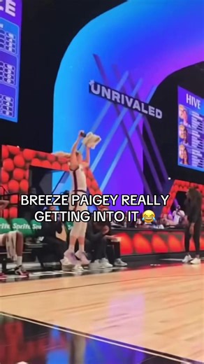 I actually love breeze paige @Paige Bueckers #paigebueckers #uconnwomensbasketball #unrivaledbasketball #foryou #viral