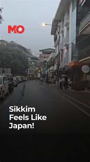 Mo on Instagram: "Travel vlogger Satyajeet Dahiya was left speechless during his visit to Namchi — a stunningly clean and well-organized town in Sikkim. In a now-viral video, he joked that he had reached Japan, not India! From perfectly parked cars to silent streets and spotless roads, Namchi’s discipline and planning felt unreal. Watch to know all about this town in detail. #TravelVlogger #Namchi #Sikkim #Vlog #Travel #ViralVideo #Viral #MO"