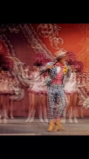 hollywoodflashback on Instagram: "In this rare and dazzling moment from classic Hollywood, Dan Dailey performs the energetic dance number “You Do” from the 1947 musical Mother Wore Tights. Behind him, part of the chorus lineup, is none other than the legendary Betty Grable—a subtle detail many viewers miss at first glance. Dailey’s journey to success wasn’t easy. After signing with MGM in 1940, he was largely confined to straightforward acting roles, with little chance to show his true musical t