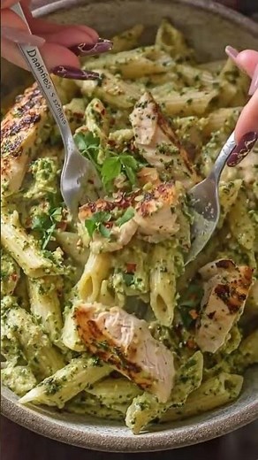 Creamy Pesto Chicken Pasta 🍝🍗🌿 | Easy Homemade Dinner Recipe