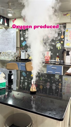 Reaction of KMnO4 and H2O2.