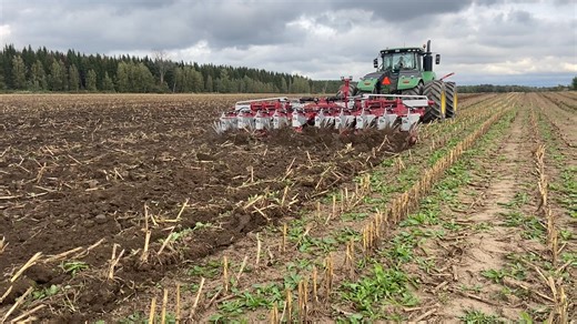 DM-Air HD, décompaction jusqu'à 18po de profondeur sans bouleverser la terre. Contactez-nous pour plus de détails. Il nous fera plaisir de répondre a vos questions. 1-450-798-2922 | DM Machinery Inc.