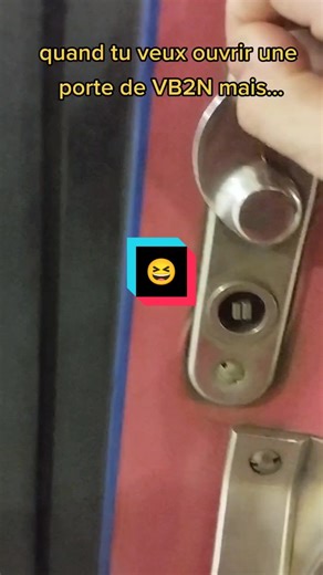 le plaisir d'ouvrir une porte de VB2N ou pas 😆. #train #ferrovipathe #leferrovipathe #ferroviaire #trainspotting
