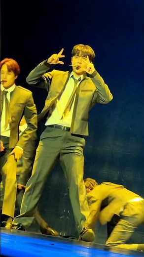 E X O #EXO #엑소 #weareoneEXO #EXOverse