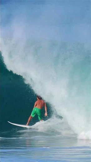 Perfect Bottom with Grom Kalama Stratton #bigwaves #surfing #surfers