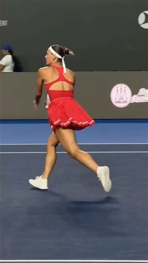 Marta Kostyuk looks stunning during her practice session