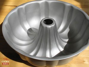 How To Measure Bundt Cake Pan | The Cake Boutique