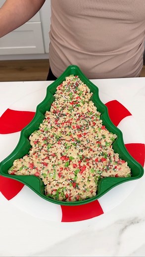 1.1M views · 14K reactions | I make this every year! I make sugar cookie rice krispie treats. | Justine Kameron | Facebook