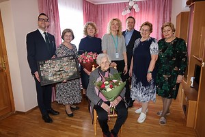 100 metų gyvenimo istorija