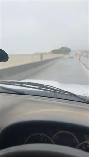 Henry from Jammwich in Wilderness on the Garden Route sent us this video of the driving conditions on the N2 this morning (15 January 2026). With the chaotic roadworks going on the N2 is dangerous this morning so please drive carefully and more than 105mm of rain has already fallen this morning in the area (updated at 12:45pm). Whatsapp photos/videos to 081 251 8029 See https://snowreport.co.za for weather forecasts. | Snow Report SA