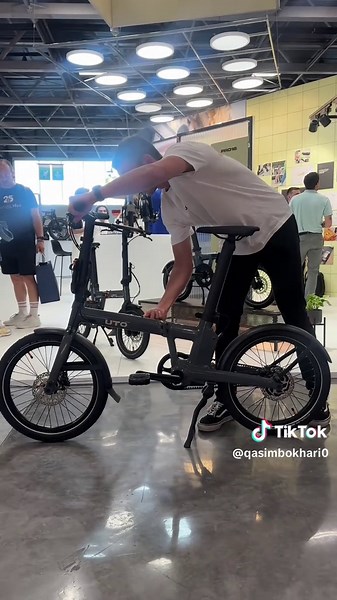 🚀 10-second demo: watch the UTO Foldable Electric Bike open & fold in seconds! ⚡️ Perfect for city rides. Seen at Paris Expo Pro Day Eurobike Frankfurt launch. Available now at BikeVibe! ❤️‍🔥 #UTO #FoldableBike #ElectricBike #ParisExpo #Eurobike #BikeVibe #UrbanCycling #BikeLife #Ebike #CompactRide #ViralBike #CapCut
