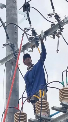 15K views · 178 reactions | Fuse #lineman #electric #electrician | Line Man | Facebook