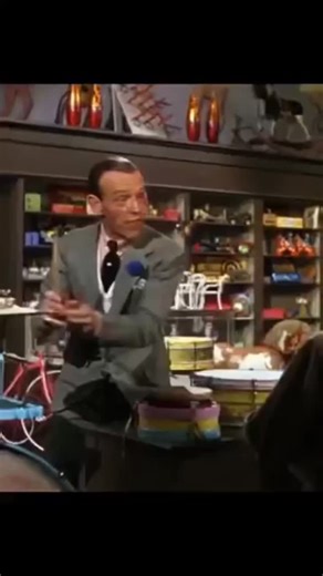 hollywoodflashback on Instagram: "Fred Astaire performs the unforgettable “Drum Crazy” in the classic musical Easter Parade (1948) — a moment that perfectly captures the elegance, rhythm, and effortless charm of Hollywood’s Golden Age. 🎩🥁 With every tap, Astaire turns movement into music, proving why he remains one of the greatest dancers of all time. This scene isn’t just a performance — it’s a masterclass in timing, grace, and showmanship that modern cinema still tries to emulate. From the r