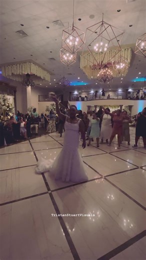 Check out this #Bouquet toss at this #Wedding reception ! #Bride #Bridesmaids #wedding #weddinginspiration #weddingvenue | Tristan Stuart Visuals