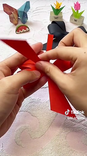 A few clicks of scissors! The bow is done~ Participate in the selection below and let me know which bow you like #MyHandmadeDaily #OrigamiTutorial #Bowknot #paperbow #BowknotOrigami #Origamibow #HandmadeOrigami #Origami