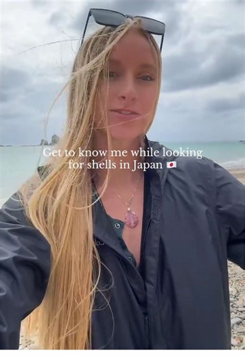 I’ve gained 9k followers since I started consistently posting my life on this beautiful island - Let me know if you have any questions I could do another video! #shell #shells #shelling #gettoknowme #contentcreator