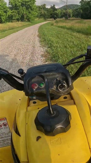 Big-bored 250EX dominates high-speed dirt road drag race!